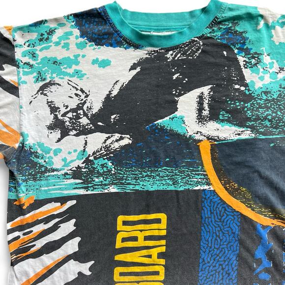 Vintage Wave Board Surfing AOP Surf T Shirt Surfer Beach XL USA 80s 90s Pattern - Picture 9 of 12